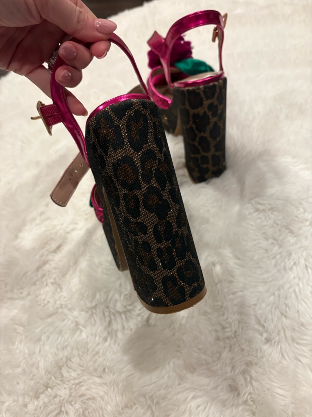 Betsey Johnson Metallic Fuchsia Velvet Rose Platform Sandals - Picture 3 of 5